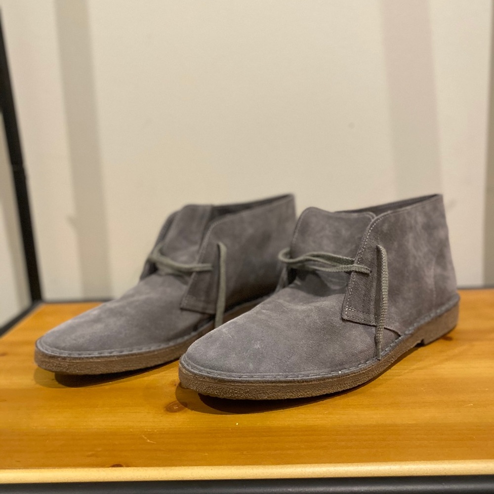 Men’s grey Clark boots